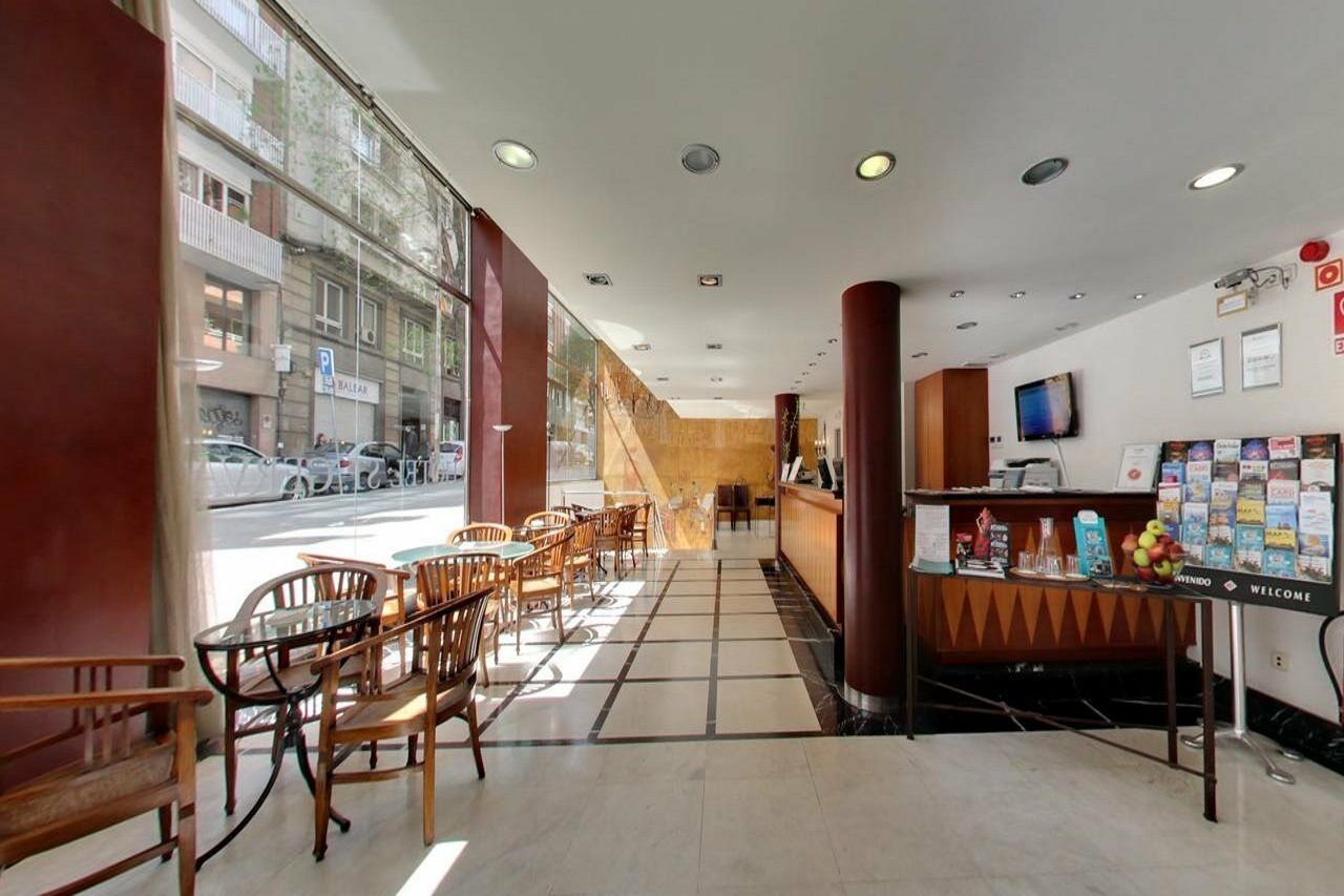 Отель Silken Sant Gervasi Барселона Экстерьер фото